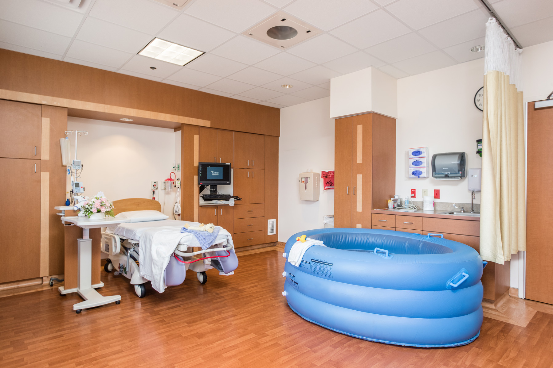 PetersonHealth_TheBabyPlace_Hydrotherapy_web